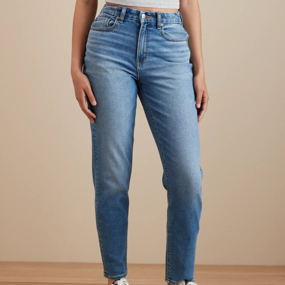 AE American Eagle Stretch Curvy Mom Jean